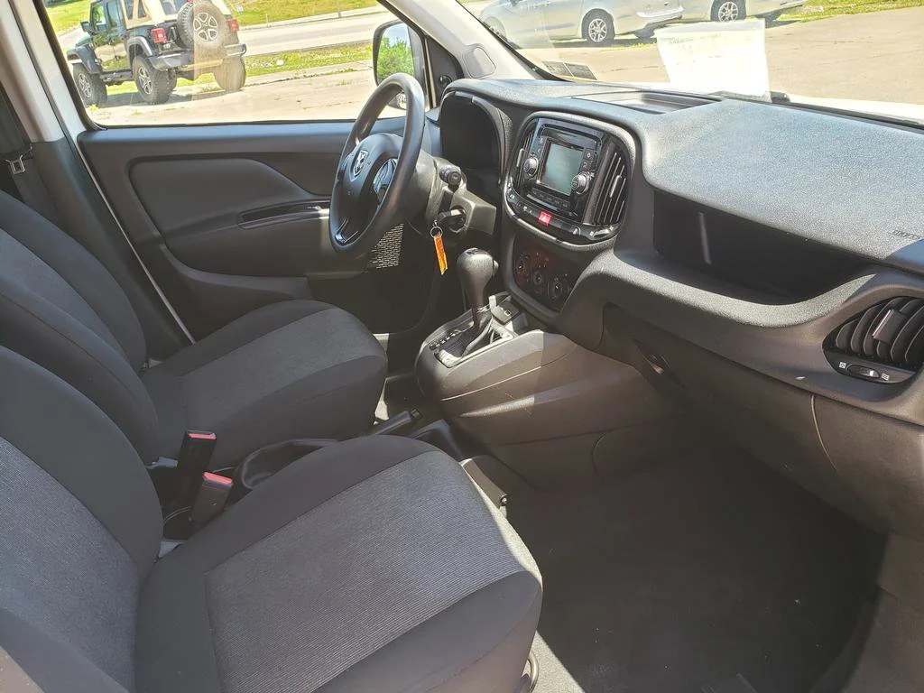 Used 2022 Bright White Ram Tradesman image 19