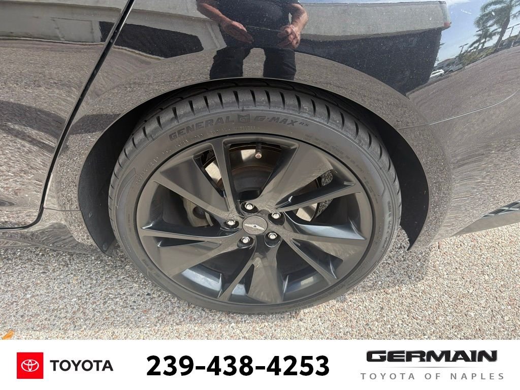 Used 2023 Black Genesis 2.0T image 12