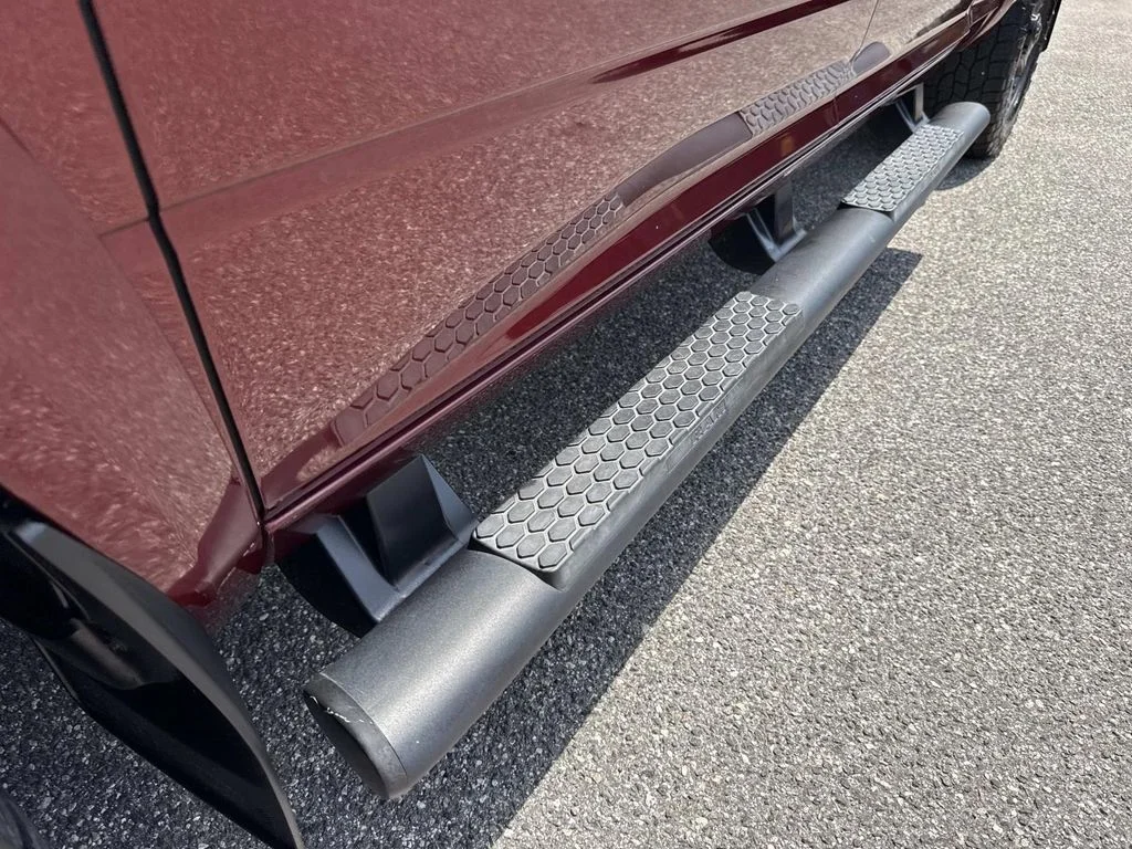 Used 2017 Red Ram Laramie image 12