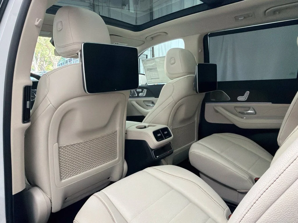 New 2027 White Mercedes-Benz GLS 450 image 23