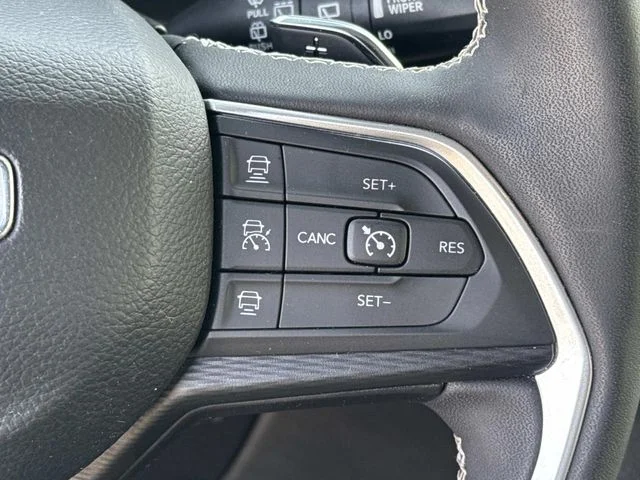 Used 2023 Black Jeep Altitude image 42