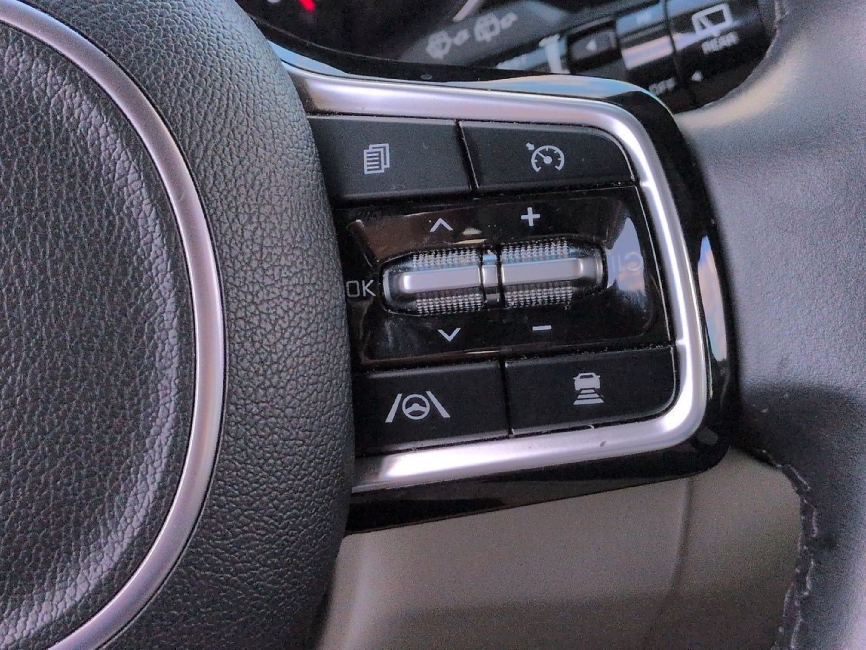 Used 2024 Ceramic Silver Kia EX image 32