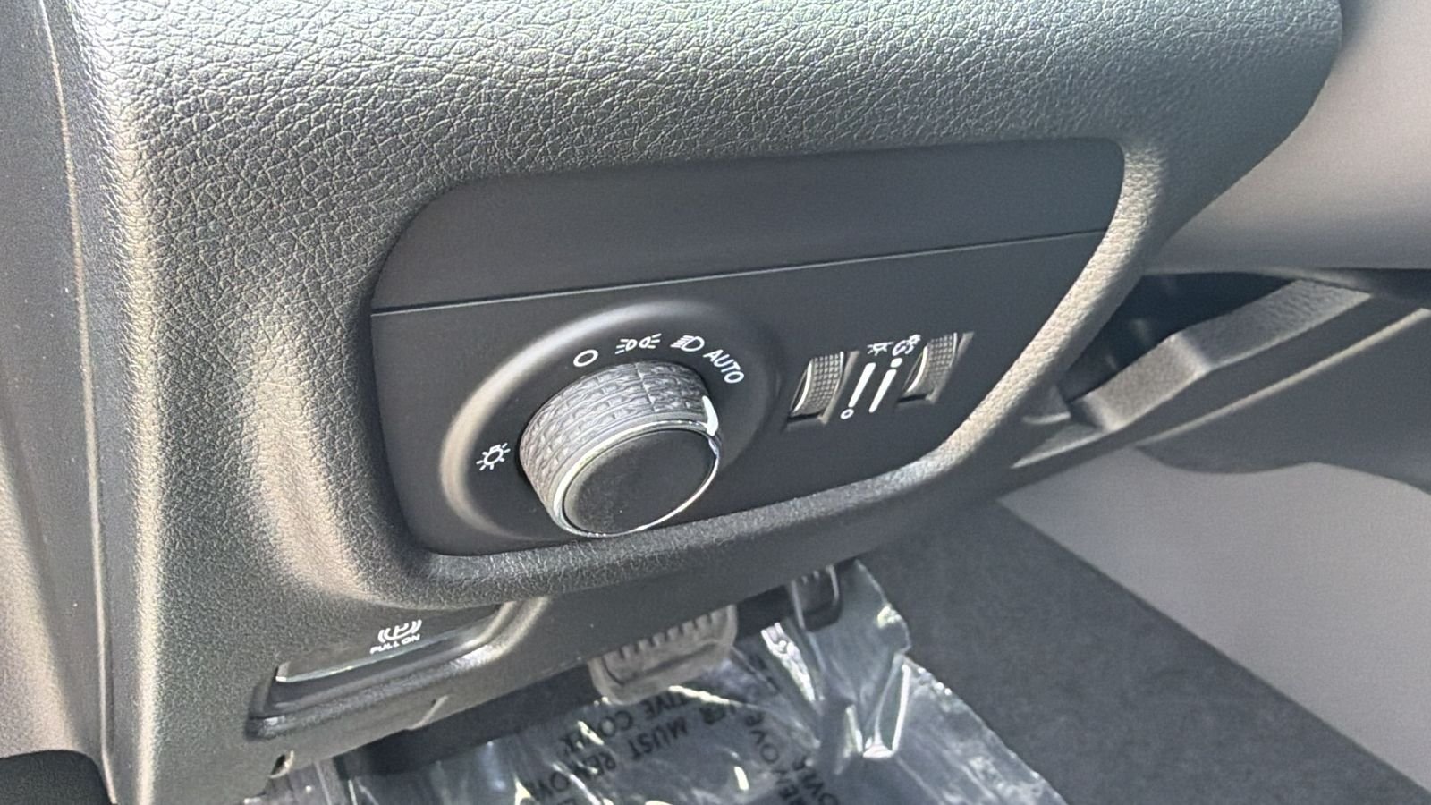 New 2026 Silver Zynith Exterior Paint Jeep Altitude image 20