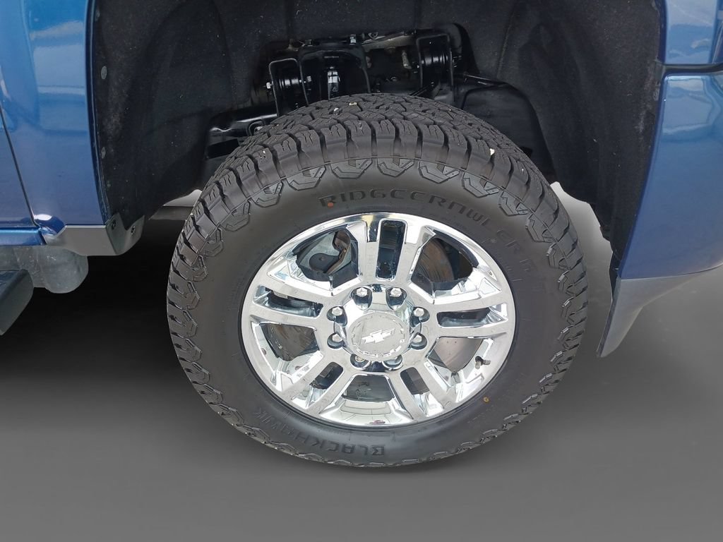 Used 2016 DEEP OCEAN BLUE METALLIC Chevrolet High Country image 16