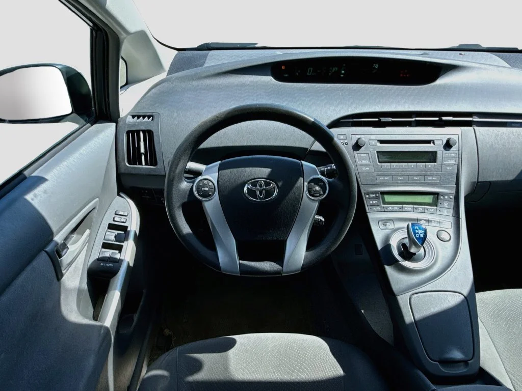 Used 2011 Blizzard Pearl Toyota Two image 21