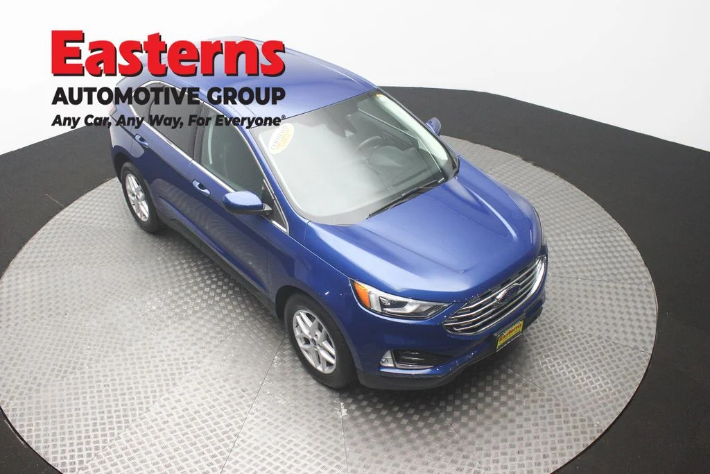Used 2021 Blue Ford SEL image 3