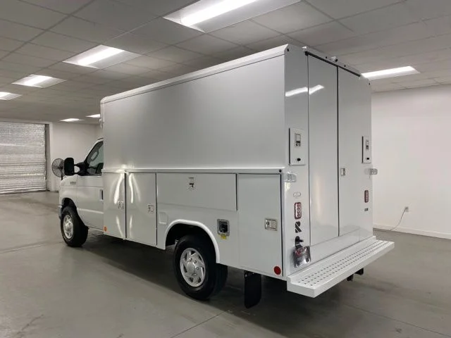 New 2025 Oxford White Ford E-350 SRW image 8
