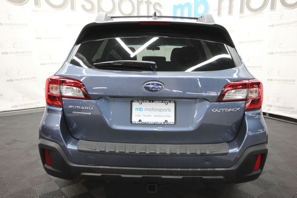 Used 2018 Blue Subaru 2.5i Premium image 5