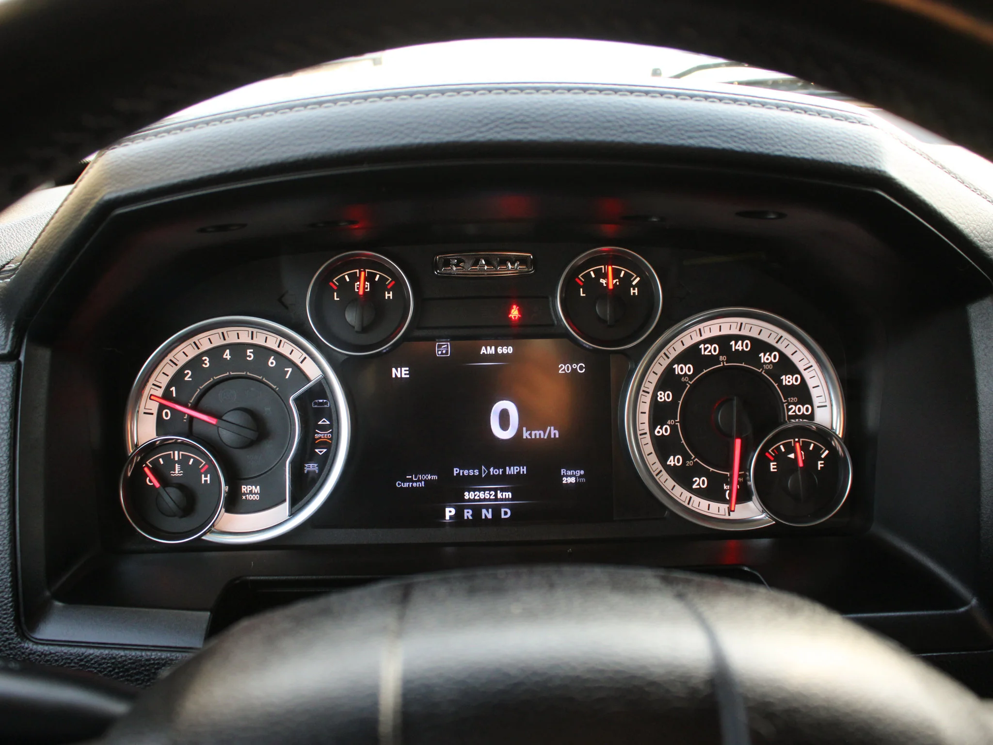Used 2014 Black RAM Sport * One Owner | HEMI V8 | Heated Seats | Remote Start | Alpine | Mechanic Special image 5