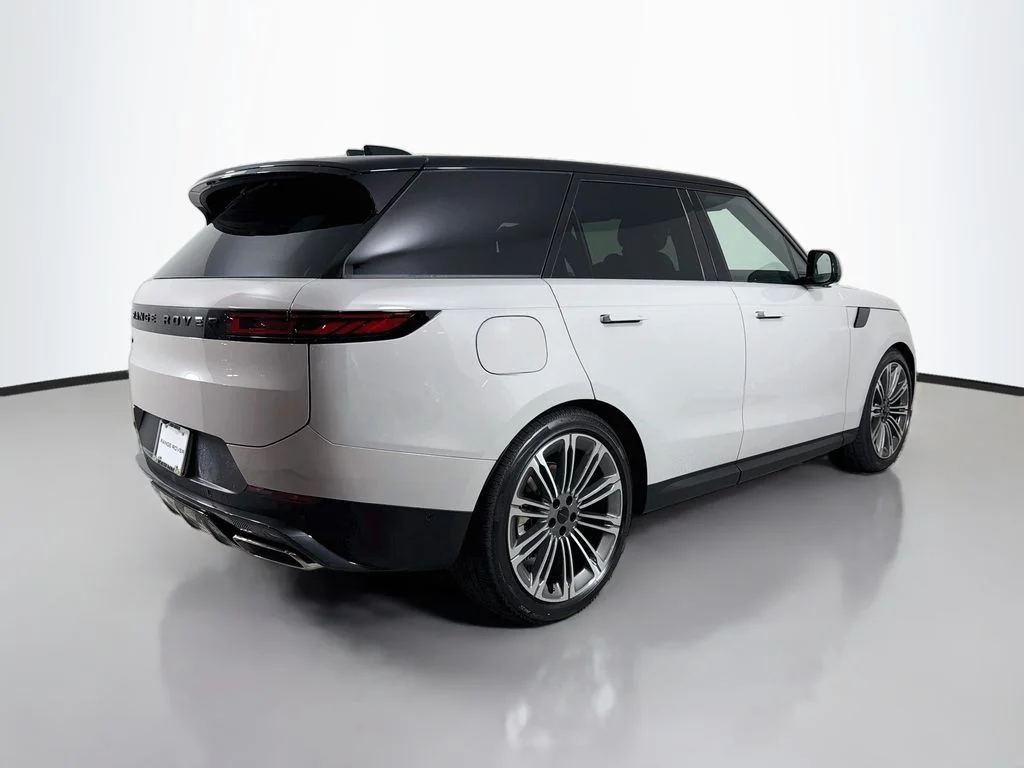 New 2027 Borasco Grey Land Rover SE image 5