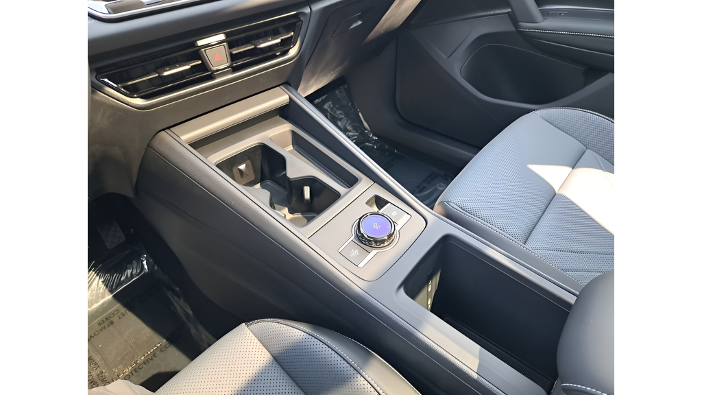 2025 Volkswagen Tiguan SE - Photo 25