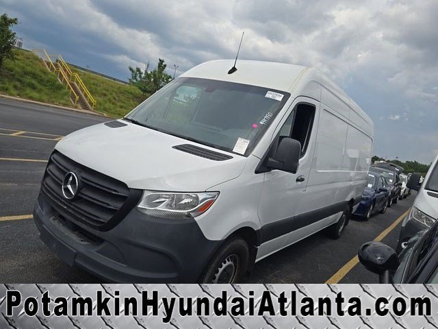 2022 Mercedes-Benz Sprinter 2500 Gas 170 WB High Roof's photo