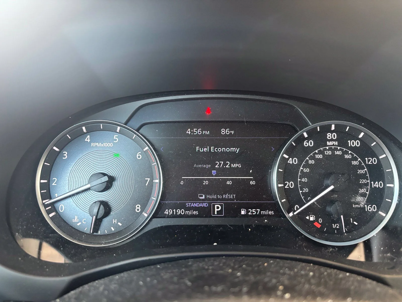 Used 2023 White INFINITI LUXE image 8
