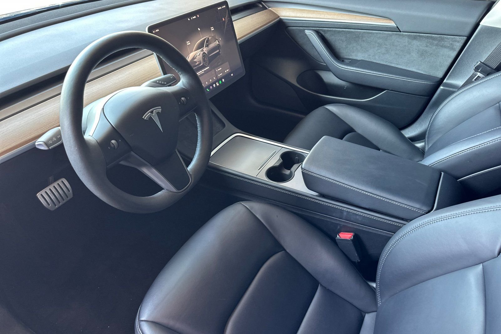 Used 2023  Tesla Performance image 9