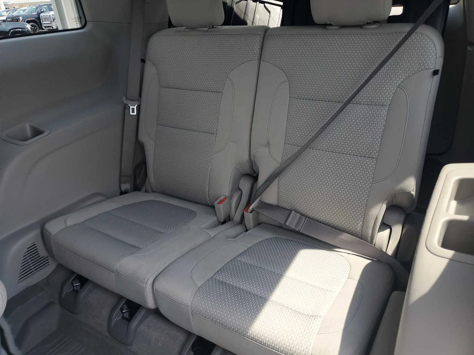 Used 2020 SUMMIT WHITE GMC SLE image 24