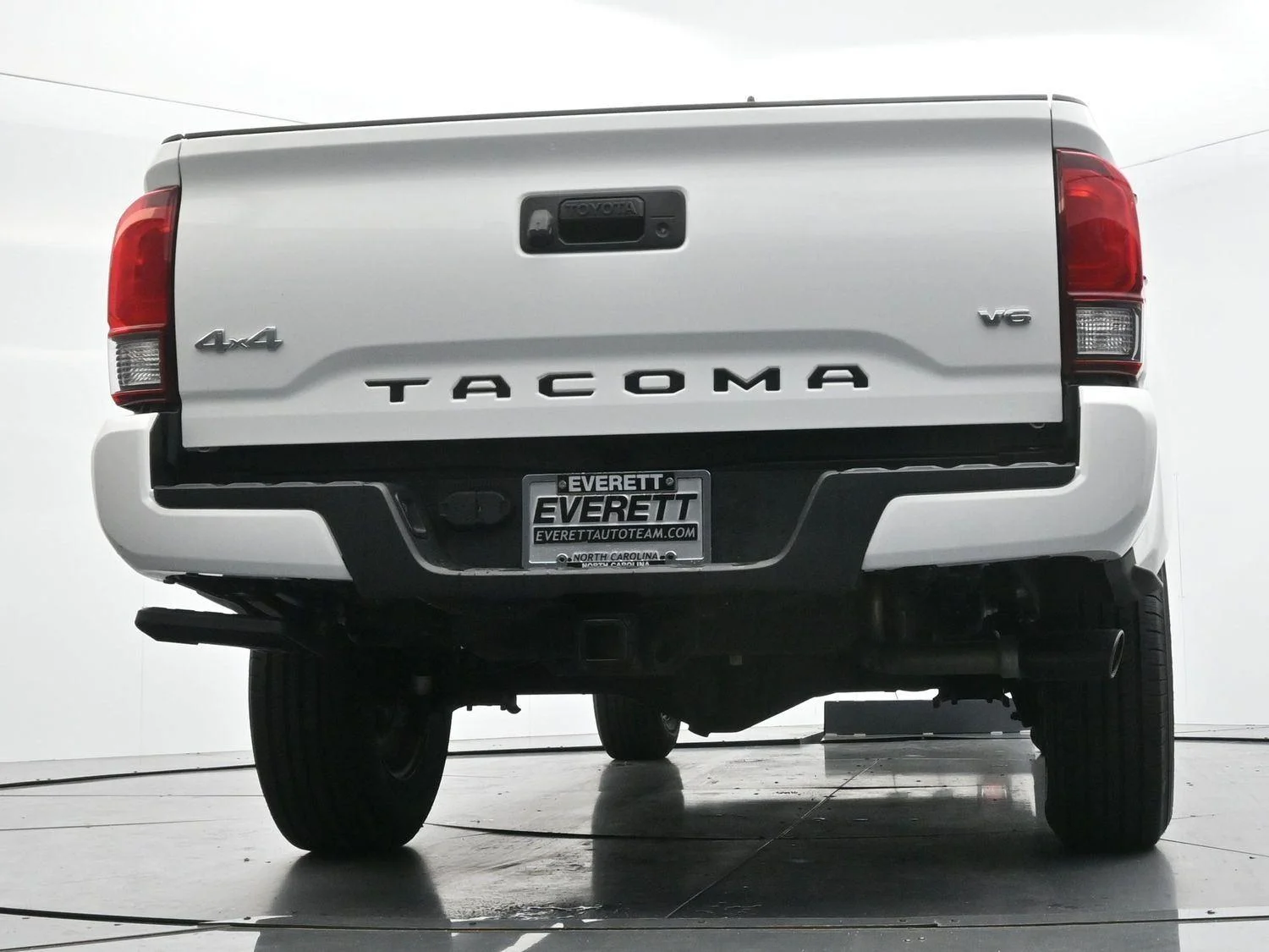 Used 2023 White Toyota SR image 44