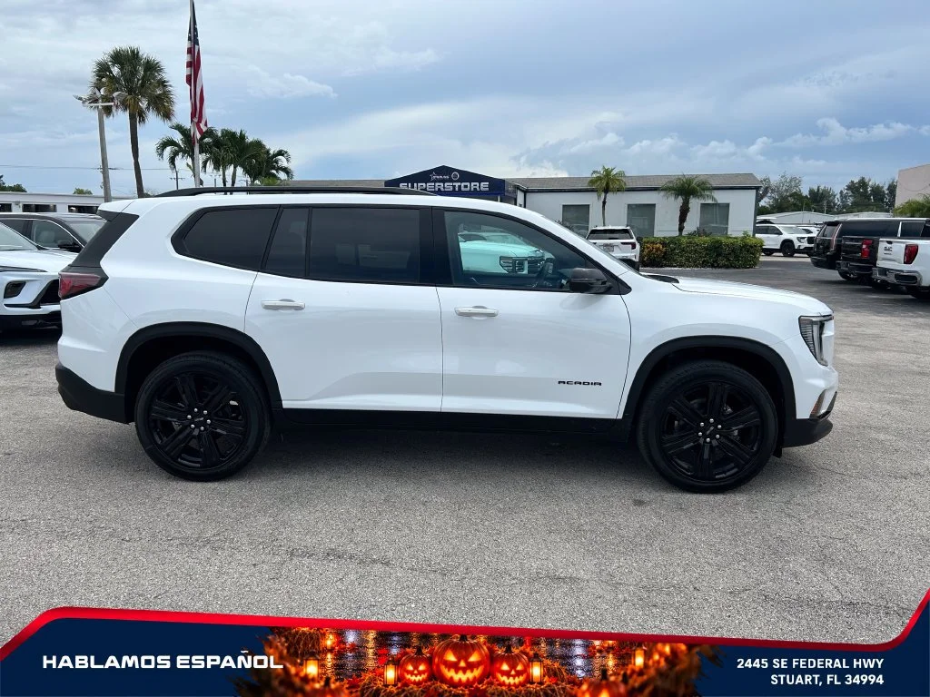 New 2026 Summit White GMC Elevation image 4