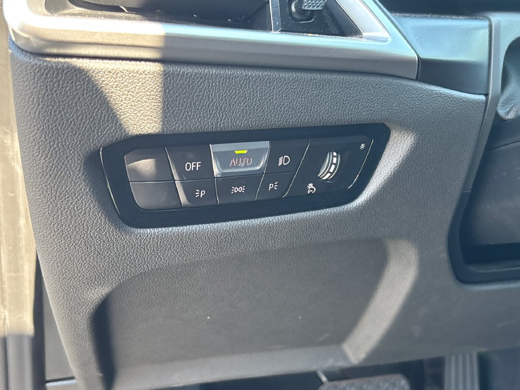 Used 2026 Skyscraper Grey Metallic BMW 330i image 23