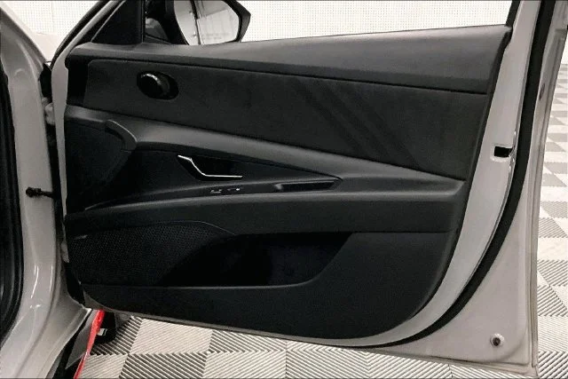 2023 Hyundai Elantra N - Photo 22