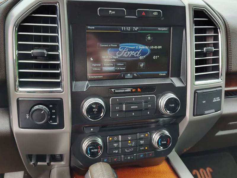 Used 2015  Ford King Ranch image 15