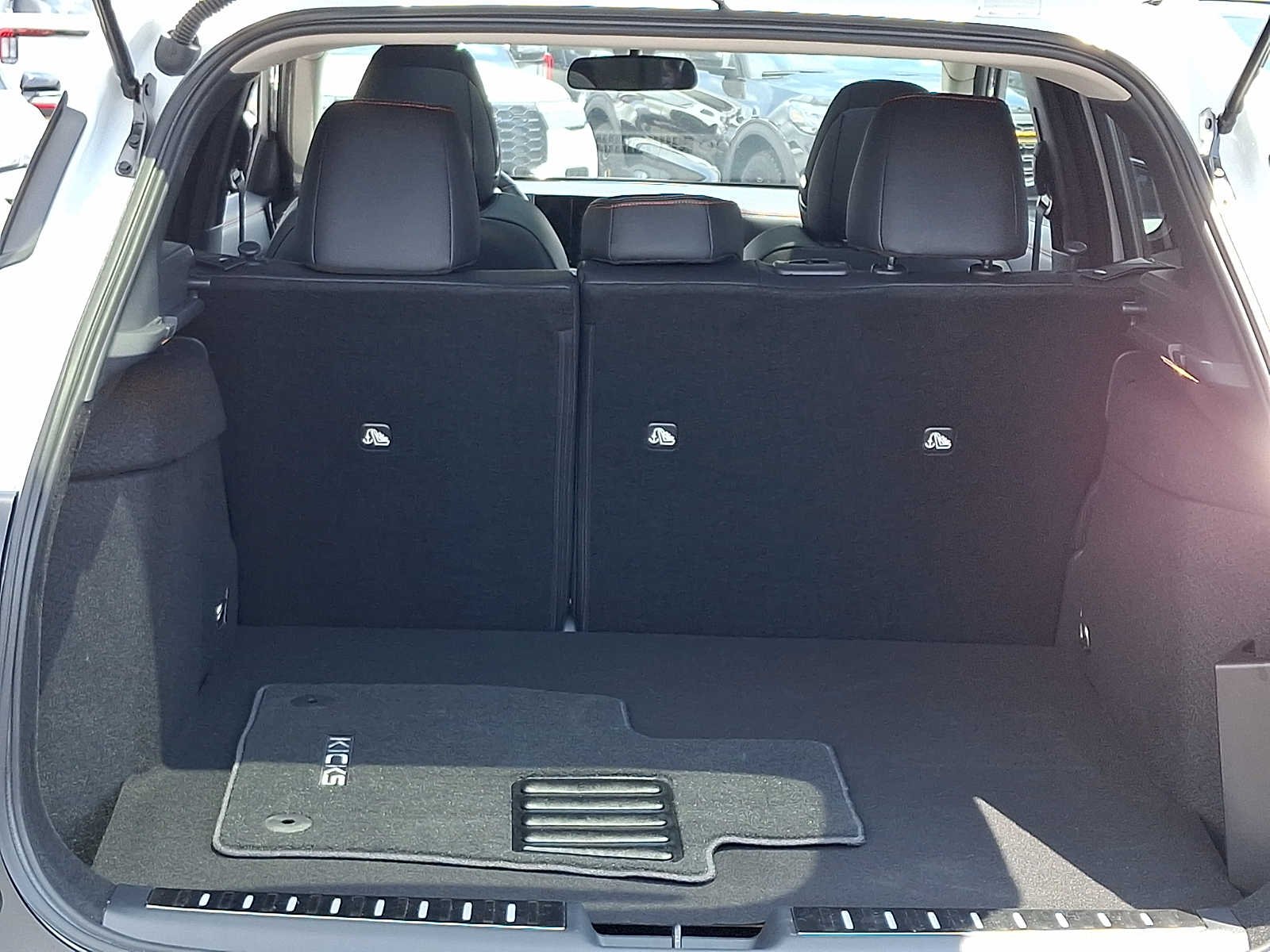 Used 2025 Aspen White Tricoat Nissan SR image 26