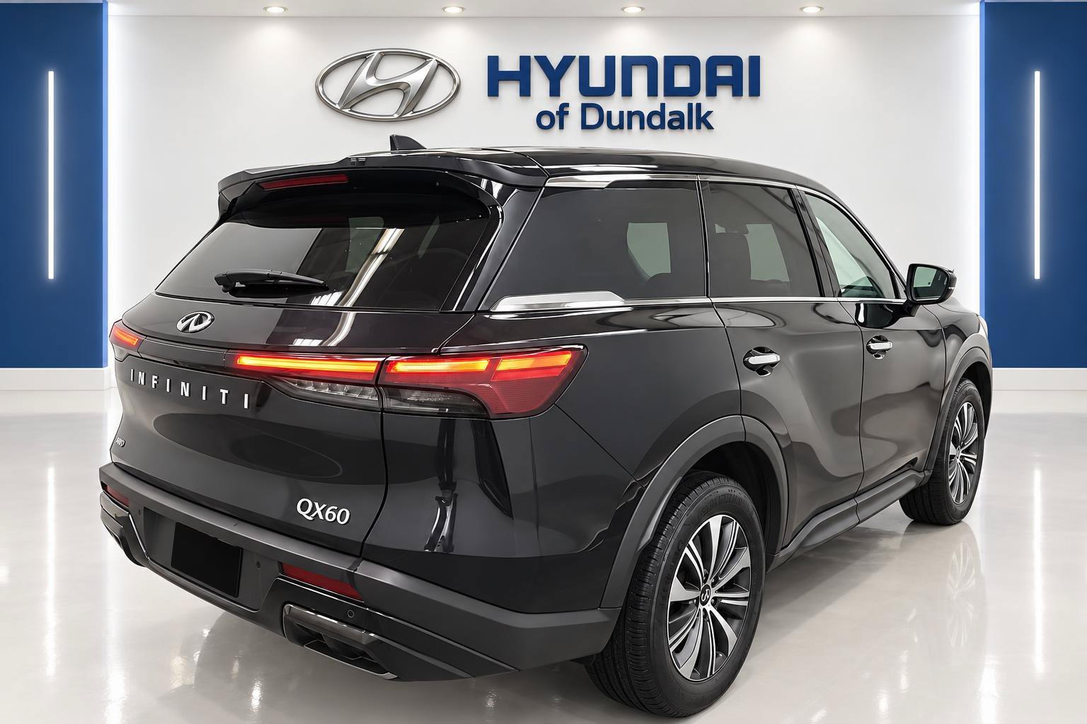 Used 2024 Black INFINITI PURE image 4