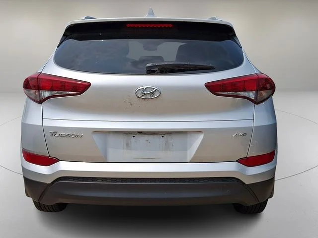 Used 2018 Silver Hyundai SEL image 7