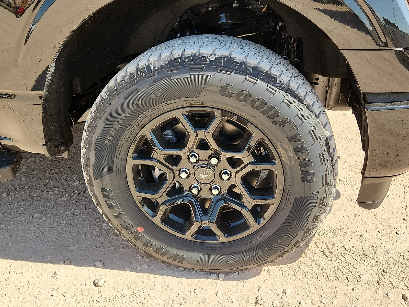 New 2026 Agate Black Metallic Ford XLT image 9