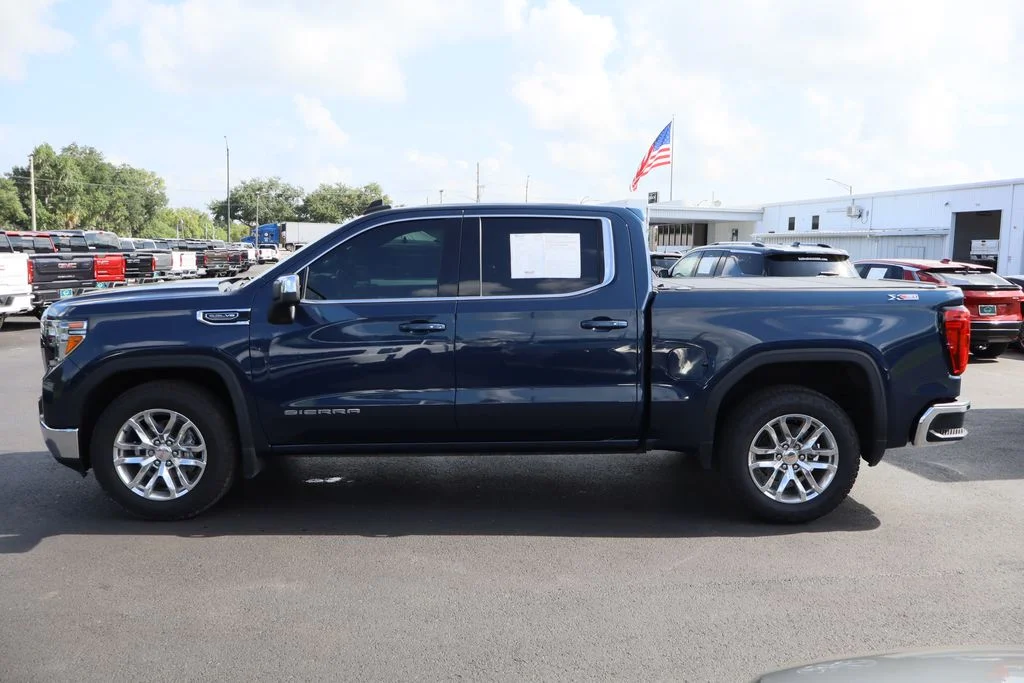 Used 2020 Blue GMC SLE image 6