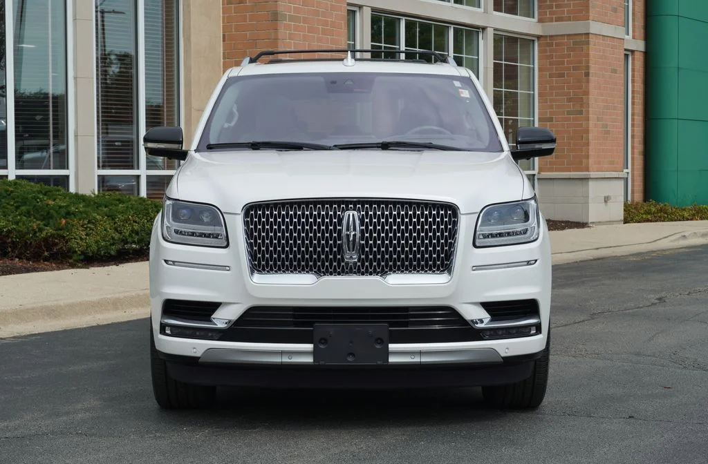 Used 2018 White Lincoln Reserve image 3