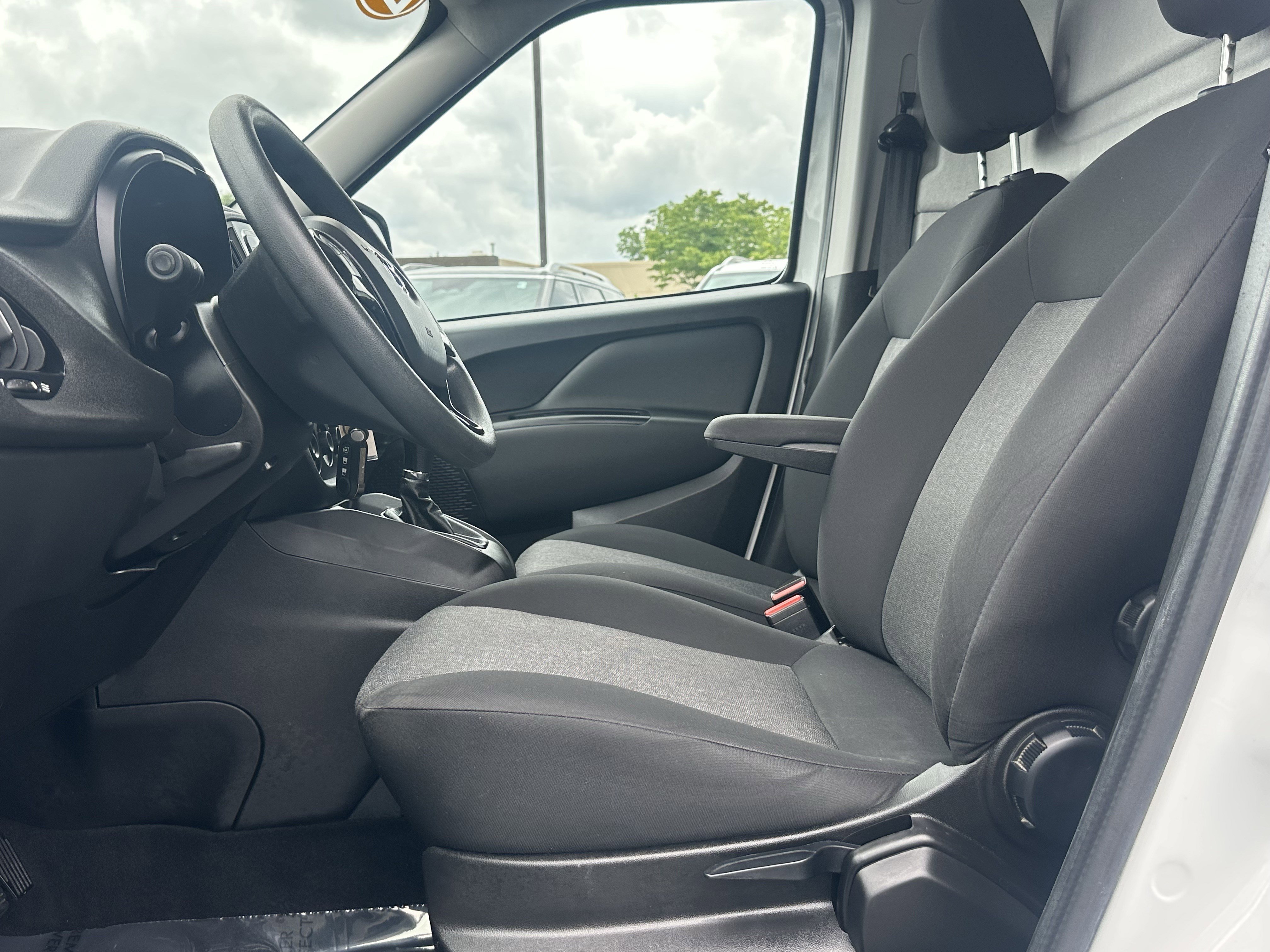 Used 2022 Bright White Ram Tradesman image 9
