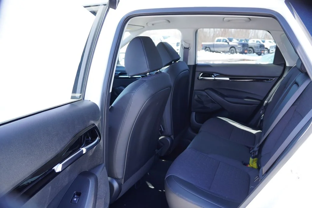 New 2026 Snow White Pearl Kia S image 11