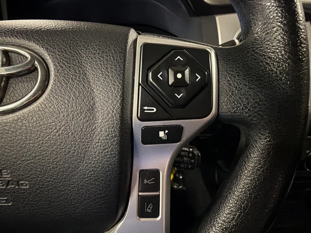 Used 2018 Black Toyota SR5 image 19