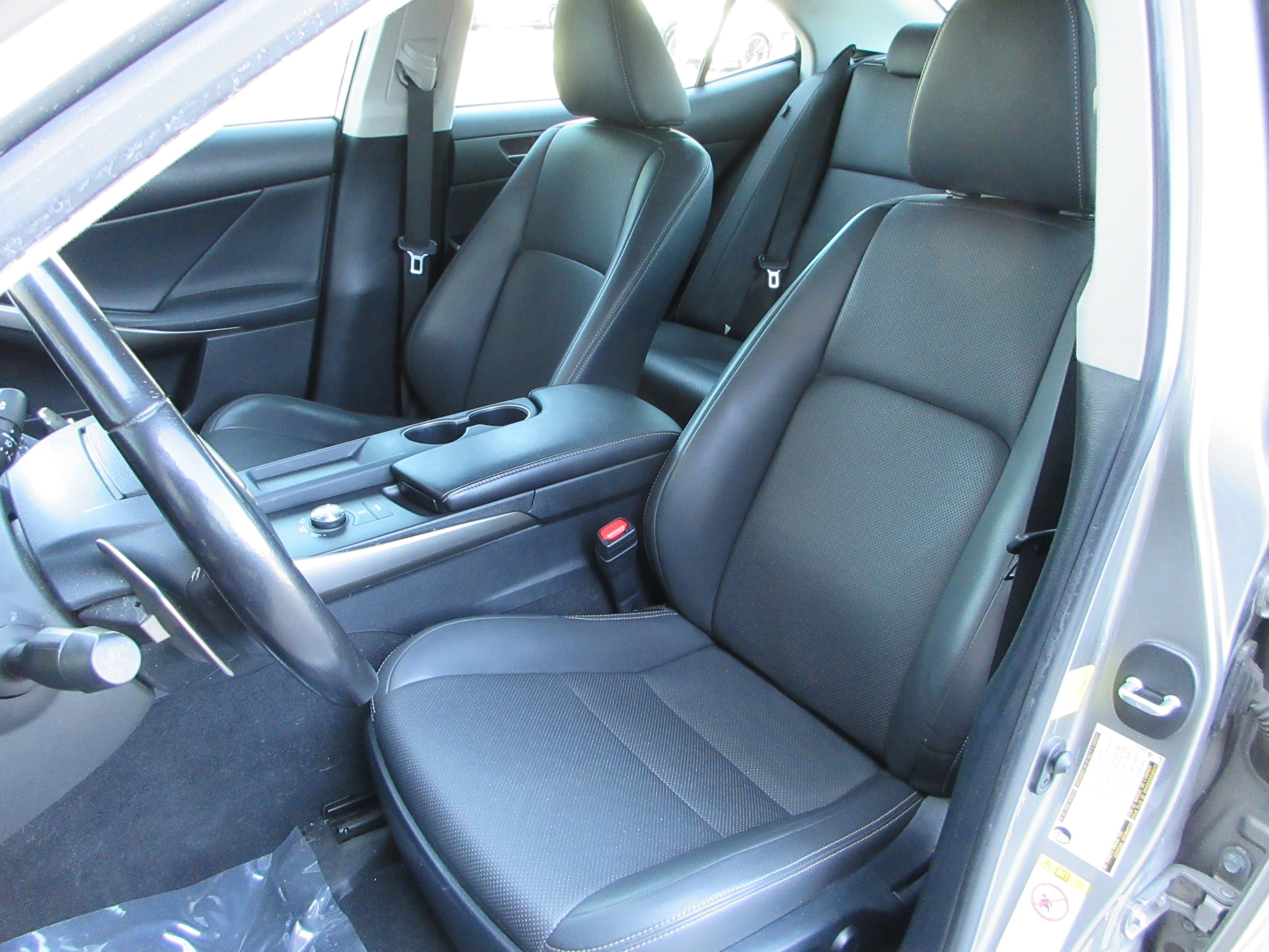 Used 2018 Atomic Silver Lexus 300 image 30