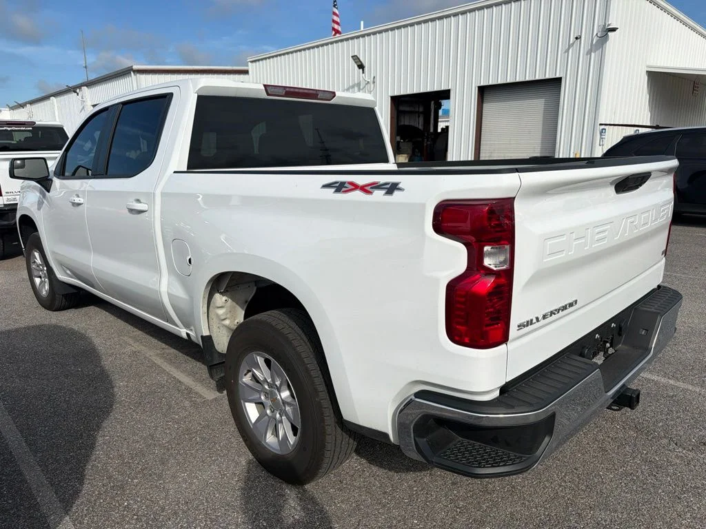 Used 2026 White Chevrolet LT image 14