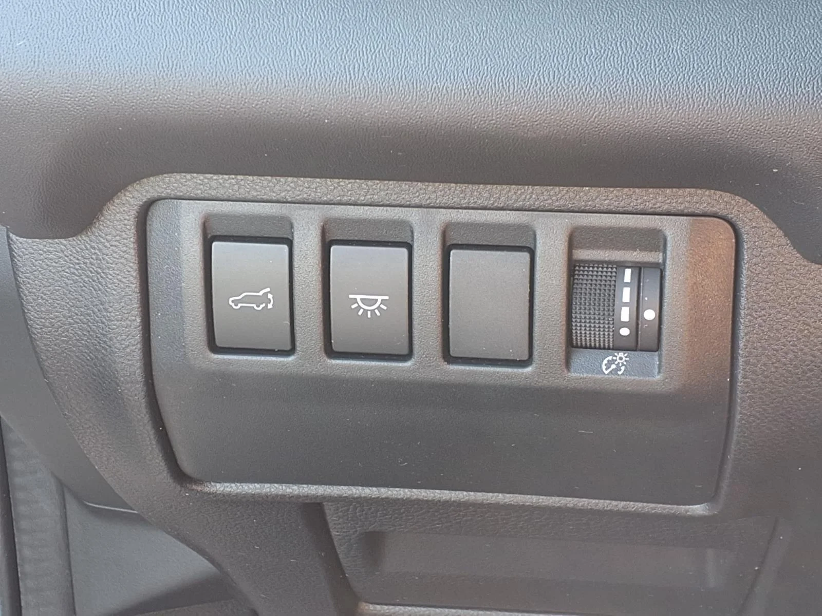 Used 2025  SUBARU UTILITY image 17