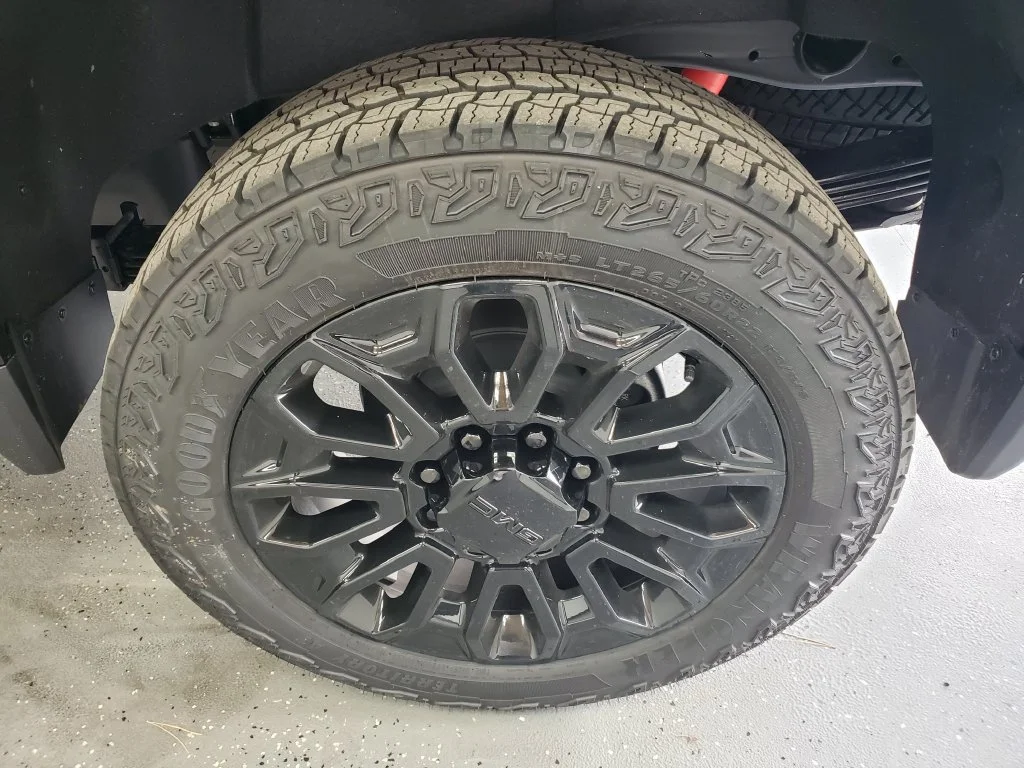 New 2026 Onyx Black GMC Denali Ultimate image 36