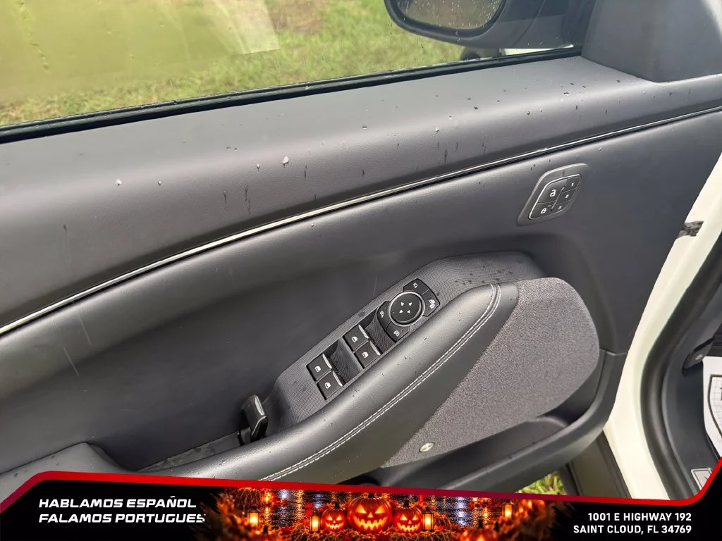 Used 2022  Ford Premium image 13