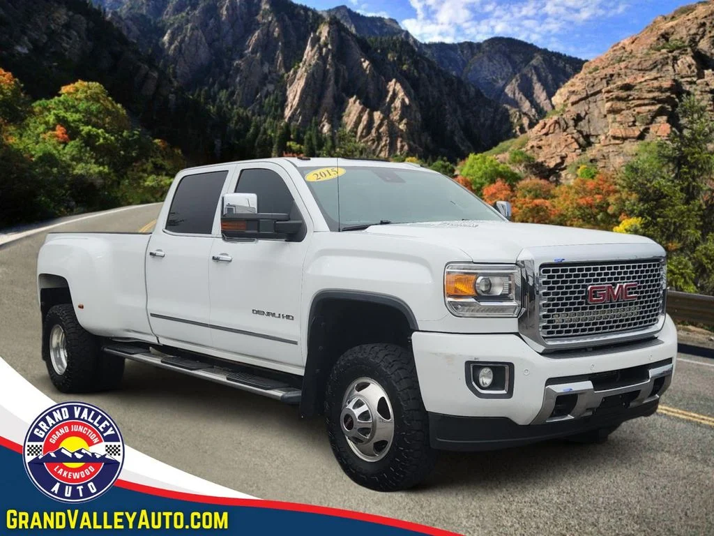 Used 2015 White GMC Denali image 1