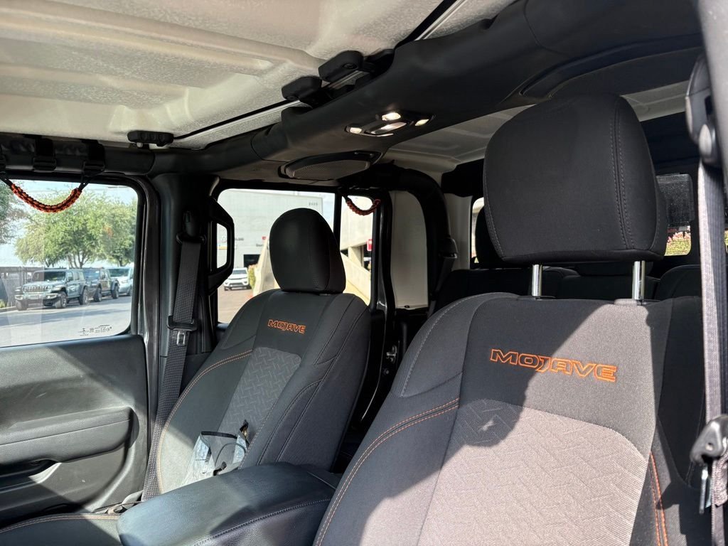 Used 2022 Gray Jeep Mojave image 10