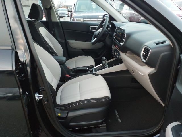 New 2026 Onyx Black Hyundai SEL image 13