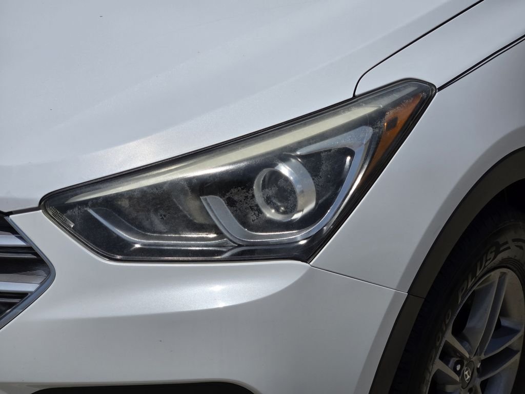 Used 2018 White Hyundai 2.4 Base image 5
