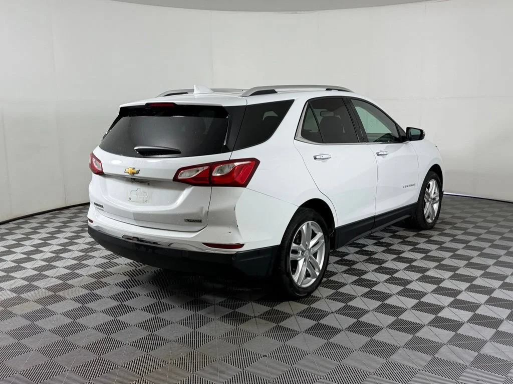 Used 2018 SUMMIT WHITE Chevrolet Premier image 7