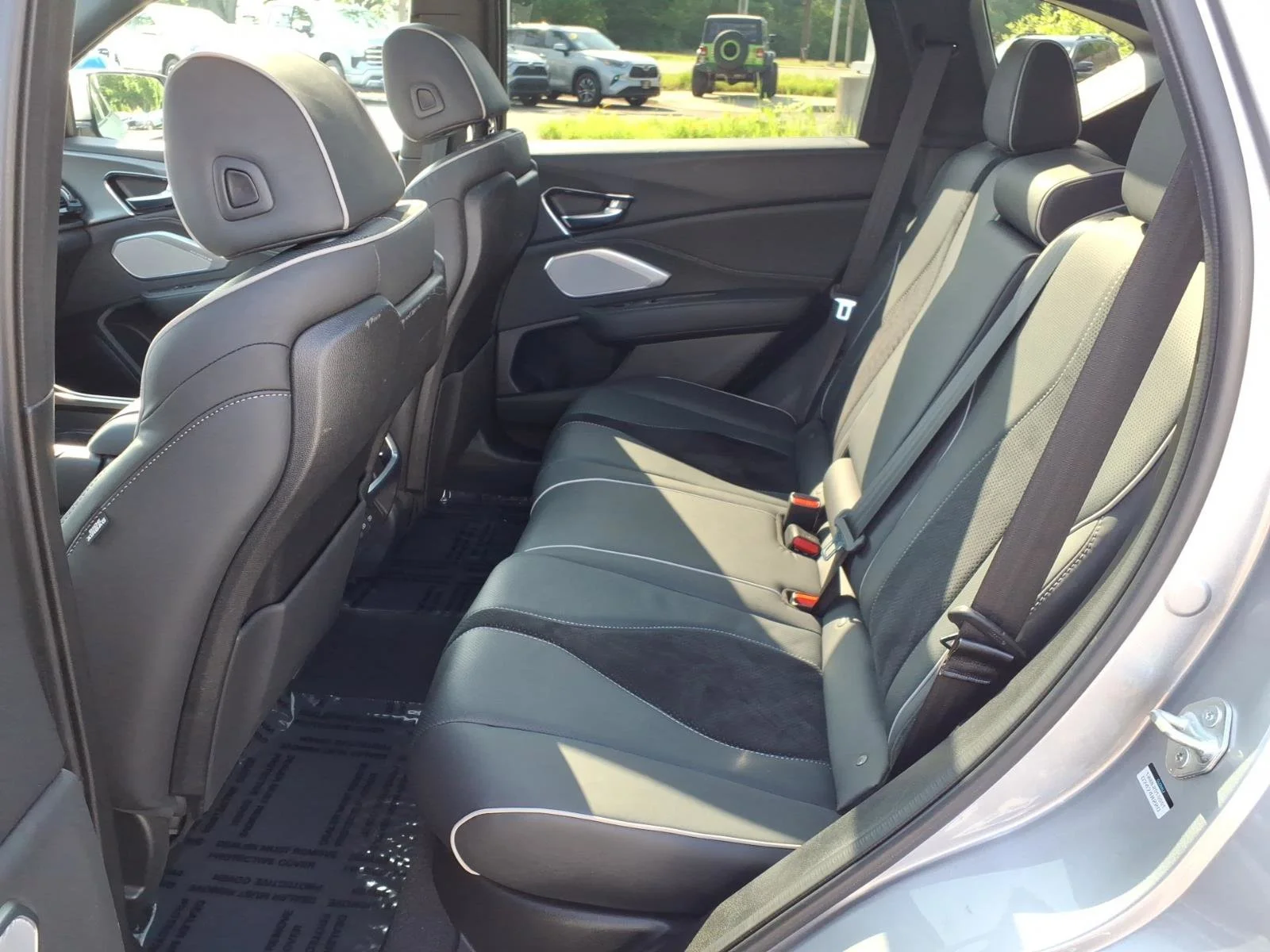 Used 2021 Silver Acura w/A-Spec Package image 9