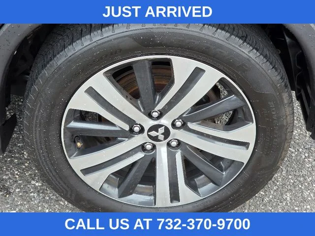 Used 2020 Labrador Black Metallic Mitsubishi 2.0 SE image 15