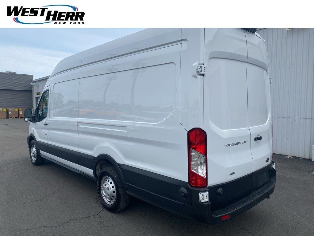Used 2025 Oxford White Ford Base image 5