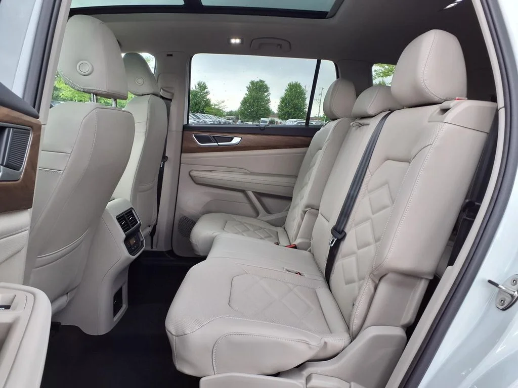 New 2026 Opal White Pearl Volkswagen 2.0T SE w/Technology image 19