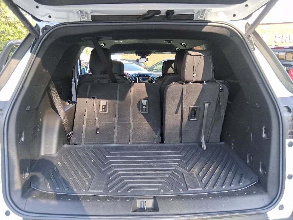 Used 2022 White Chevrolet LT image 16