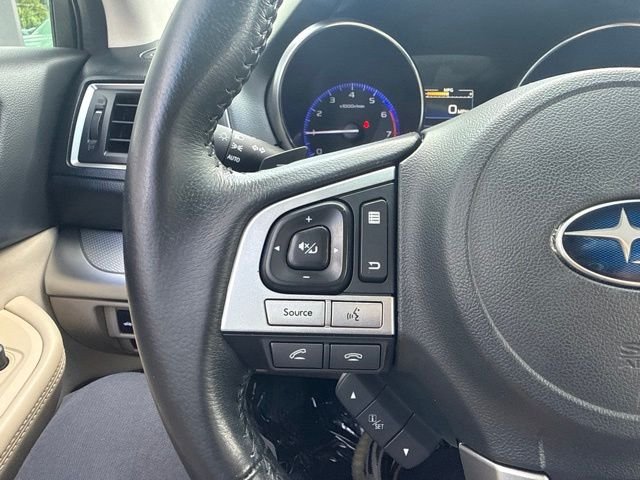Used 2017 White Subaru 2.5i image 21