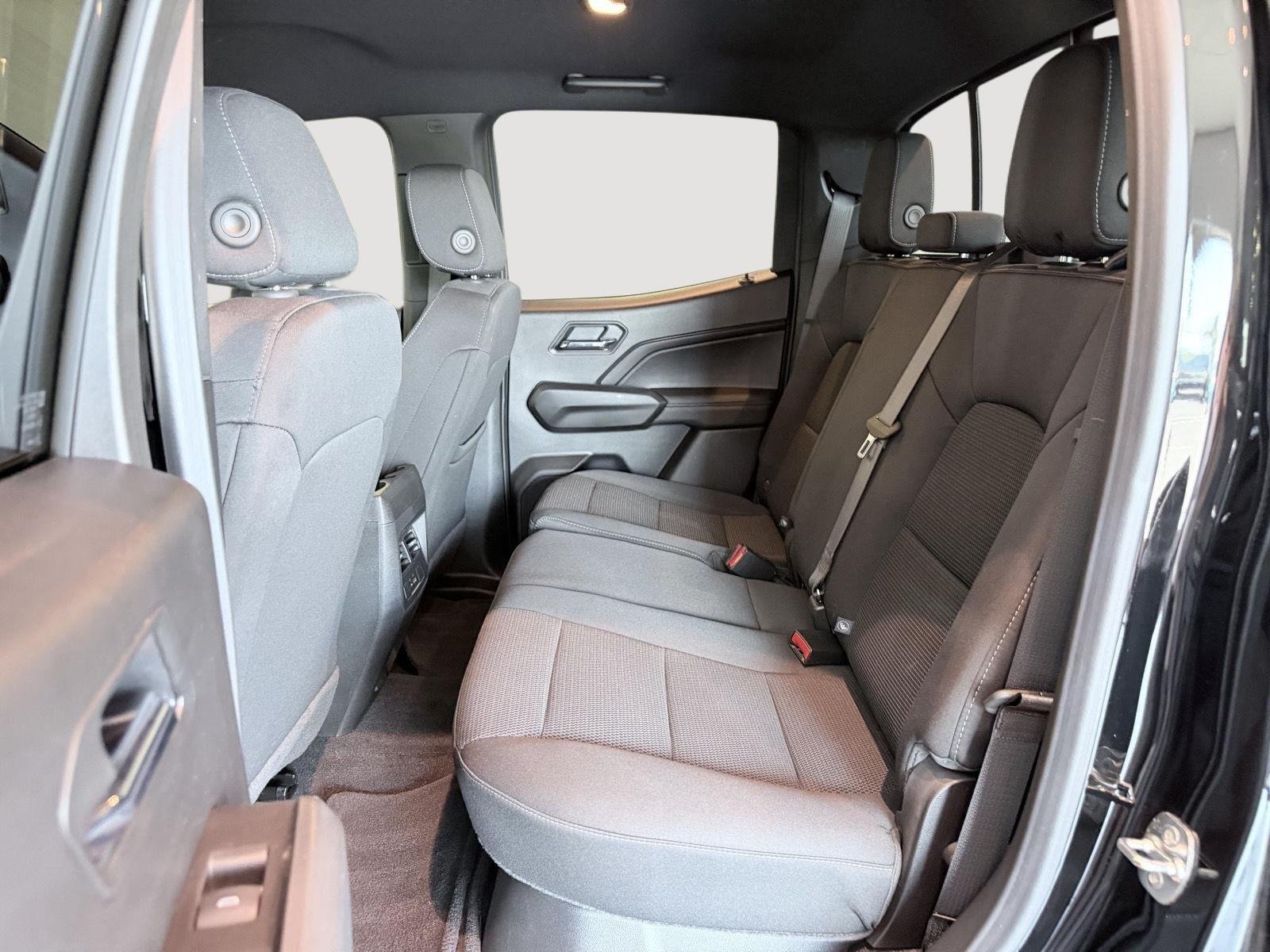 Used 2025 Onyx Black GMC Elevation image 23
